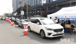 [청계천 옆 사진관]‘싱싱한 회도’…‘드라이브 스루’ 노량진수산시장에 상륙