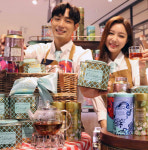 “따뜻한 홍차와 함께 봄을 즐겨보세요”