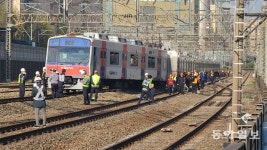 지하철 1호선 신길역 인근서 열차 탈선…양방향 급행 운행중단