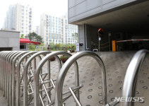 은평구 연은초등학교서도 학생 1명 확진…등교 수업 잇따라 연기