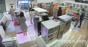“알바 없는 편의점 시대 개막”… 세븐일레븐, 미래형 ‘시그니처 3.0’ 무인 점포 운영