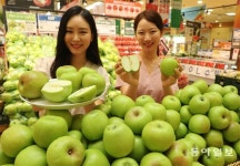 “햇연두사과 맛보세요”