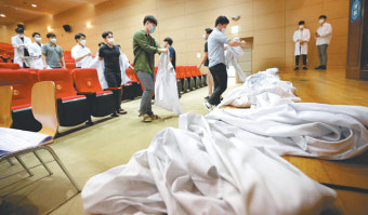전공의 집단 파업… 중환자실 등 진료 차질, 23일 총리 만나 “코로나 진료에는 참여”