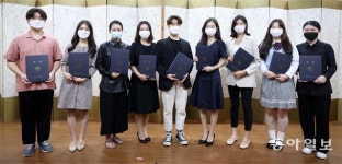 거문고 금상에 황혜영 씨-가야금 하병훈 씨