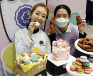 “달달한 마카롱 맛보세요”