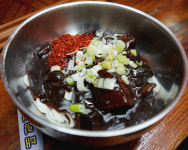 올록볼록 봉분 눈에 쏙… 사각사각 억새 귀에 쏙… 인생샷 핀 ‘달구벌피아’