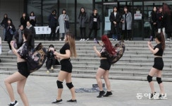 낭만마저 사라지나? 대학 동아리 모집도[청계천 옆 사진관]