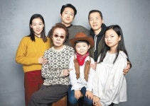 윤여정, 한국배우 첫 아카데미상 후보… ‘미나리’ 작품-감독상 등 6개 부문 올라