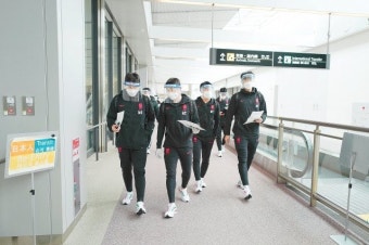 축구대표팀 日 도착… 2시간 코로나 검사 대기후 이동