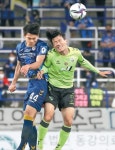 1, 2위 전북-울산, 양팀 유효슈팅 3개로 허탈한 0-0