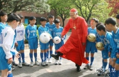 “행복이 하느님 뜻” 어머니의 온화함 남기고 떠난 정진석 추기경[청계천 옆 사진관]
