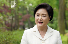 [단독]대통령 영부인 칭찬받고도 정부사업 배제된 사연은?