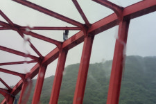 코인 폭락에 투신 소동? ‘봉암교 오른’ 남성, 알고 보니…