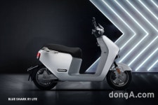 신개념 전기스쿠터 ‘블루샤크 R1 라이트’ 6월 출시… 발열 없는 ‘리튬인산철배터리’ 탑재