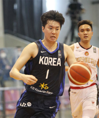 한국, 카타르 꺾고 2025 FIBA 아시아컵 첫 승리 기록, 이현중-여준석 주전 선수들 활약 빛나며 97-83으로 승리!