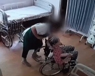 요양보호사, 치매 노인 상습 폭행…CCTV서 발각 (영상)