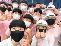 모교 찾은 안산 “질것같다 생각말고 긍정적으로”