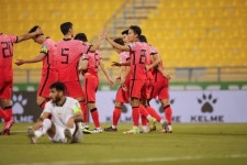 손흥민 A매치 30호골 ‘쾅’…벤투호, 이라크에 3-0 압승