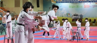 철원실내체육관서 전국태권도시범경연대회 개최