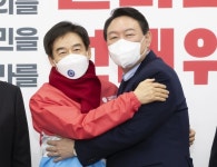 윤석열, 호남 무소속 이용호 의원 영입…공동선대위원장 임명