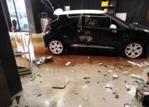 화성서 스팀세차기 폭발 사고…30대 직원 사망