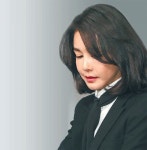 [김순덕 칼럼]대통령 부인이 잡을 권력은 없다