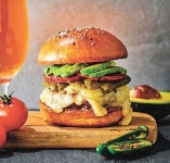 “비쌀수록 잘 팔리는 한국” 14만원 햄버거 - 1만원대 커피·칵테일 상륙