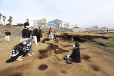 17년 만에 부활한 제주 이시돌목장의 명품 니트 ‘한림수직’[전승훈 기자의 아트로드]