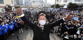 李 “홍준표-박정희 좋은 정책도 쓸것”… 부산서 중도-보수 공략