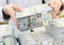 “러 원유 금수 현실화땐 유가 200달러 갈수도”… 산업계 초비상