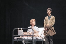 ‘대역’ 사라진 공연계… 출연배우 확진에 줄취소