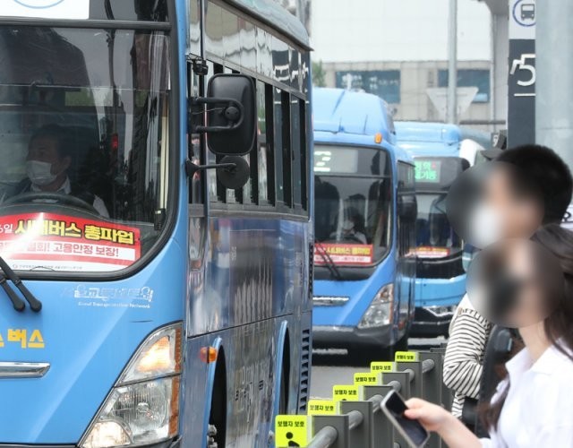 서울 시내버스 노조, 전면 파업 찬성…16일 첫차부터 시행 예고