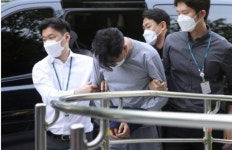 “돈 많아 보여서” 강서 아파트 살인 피의자, 고개 숙인 채 ‘묵묵부답’