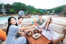 소방헬기 생생… 완강기 밧줄 덜덜… ‘뻔한 곳’ 말고 ‘FUN한 곳’이 좋아![전승훈 기자의 아트로드]