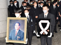 마지막으로 외친 “전국~ 노래자랑”…후배들 배웅 속 송해 영면