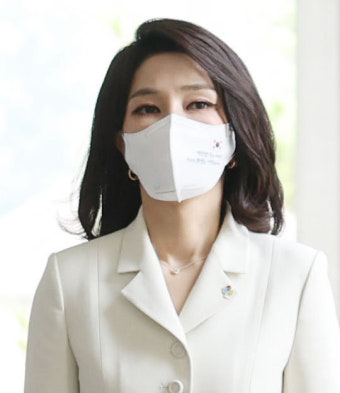[단독]김건희 여사, 이번엔 김정숙 여사와 서울서 깜짝 회동