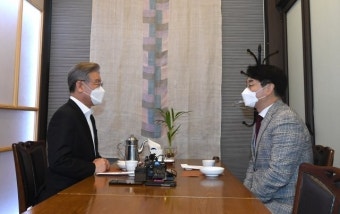 이재명 “당직은 당원에게” vs 박용진 “혁신 거부하는 낡은 인식”