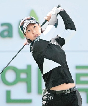 물오른 윤이나, 2주 연속 우승으로 신인왕 넘봐