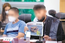 靑, 북송 3시간전에야 법리검토 요청… 법무부 “근거 없다” 반대