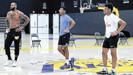 “장남 브로니 ‘NBA감’ 되겠죠?”… ‘킹’ 제임스, 아들과 함께 훈련