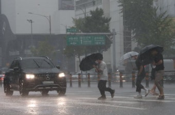 서울 전역에 호우경보…출·퇴근 대중교통 운행 늘린다