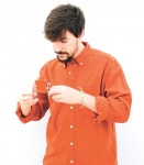 [스위트홈, 공간의 재발견]여름과 가을 사이… 블루와 라탄의 감각적인 만남