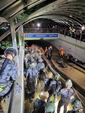 해병대 갓 전역한 아들 끝내…집 앞에는 父 흙투성이 신발만