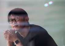 브로콜리너마저 덕원, 인디뮤지션 역으로 연극 첫 도전