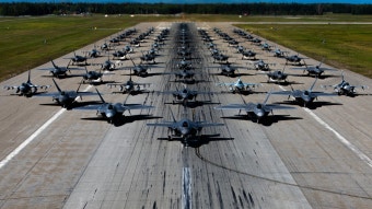 [단독]美공군, 또 대규모 ‘엘리펀트 워크’ 훈련…F-22 등 전투기 75대 동원