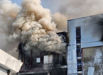 화성 제약회사 공장 화재…소방 “1명 사망·4명 중상”