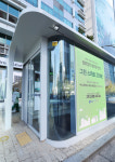 미세먼지 정화 장치에 실내온도 자동 조절까지…진화하는 버스 정류장[청계천 옆 사진관]