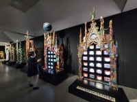 ‘비디오 아트의 선구자’ 백남준 탄생 90주년 기념 기획전 [청계천 옆 사진관]