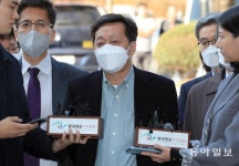 ‘이재명 최측근’ 정진상 구속 심문 8시간10분 만에 종료