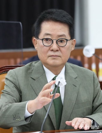 박지원, 검찰 출석 앞두고 “김대중 대통령 비서실장답게 행동”